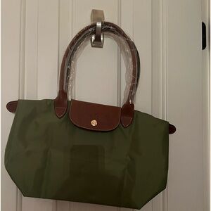 Longchamp green tote like new